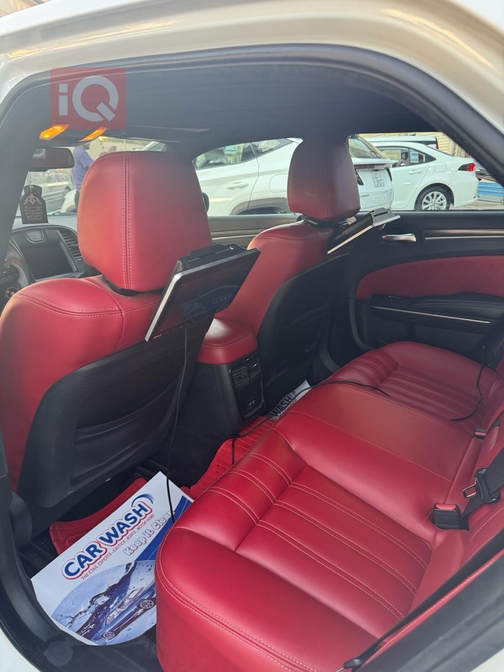 کرایسلەر 300